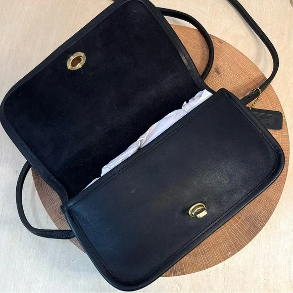 Vintage Coach Black Dinky 4422 Turnlock Crossbody Bag Made in USA NYC Era - Picture 11 of 16